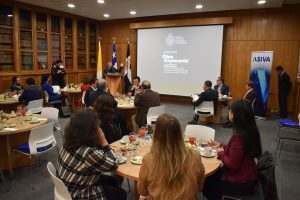 Lee más sobre el artículo Filósofa Adela Cortina reflexionó sobre ética empresarial en la PUCV junto a ASIVA