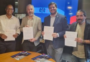 Lee más sobre el artículo PUCV y EFE Valparaíso firman convenio para potenciar tecnología ferroviaria