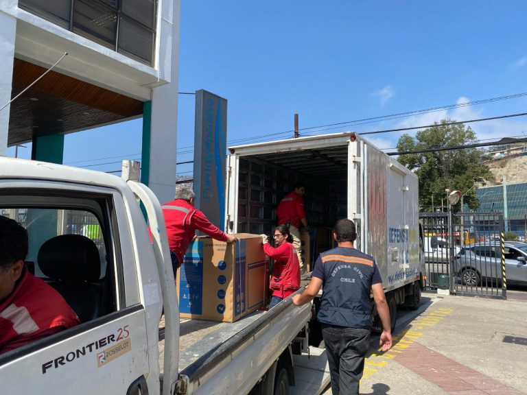 Puerto Valparaíso entrega congeladores a Gobierno Regional  para ollas comunes de Viña del Mar y Quilpué