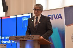 Lee más sobre el artículo Ministro de Hacienda profundiza en acciones para reducir el empleo informal en Chile