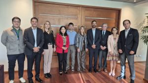 Lee más sobre el artículo ASIVA y Fundación Arturo López Pérez abordan construcción de centro oncológico en Viña del Mar